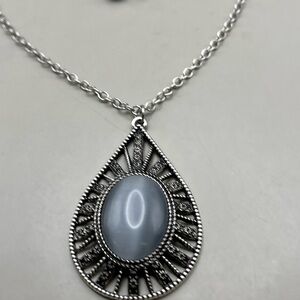 Elegant Silver Teardrop Pendant Necklace